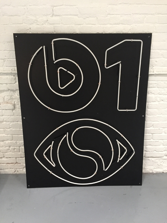 Beats1-SIGNAGE